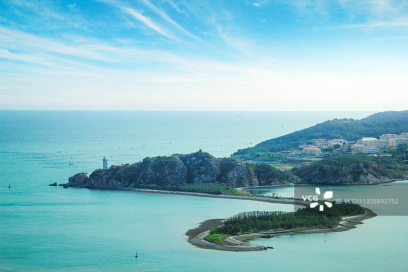中国辽宁大连旅顺军港海岸西鸡冠山岛屿图片素材