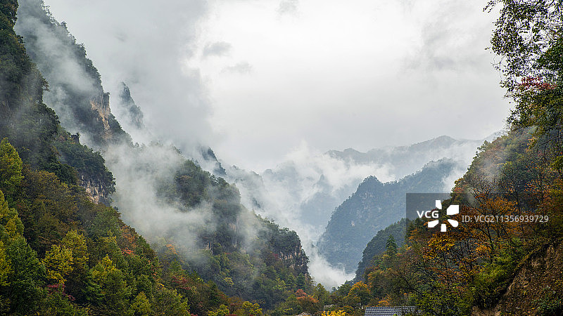 神农架黑马河秋意浓图片素材