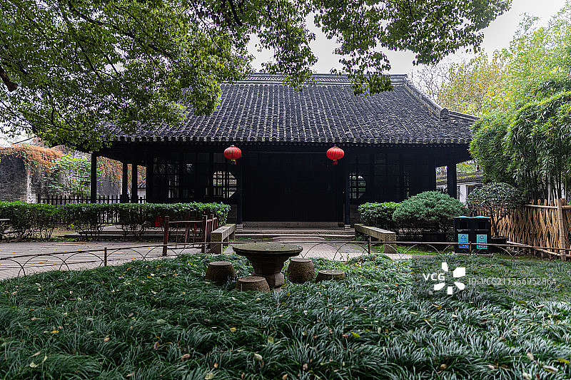 浙江绍兴鲁迅故里百草园图片素材