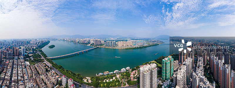 中国广东省清远市城市天际线全景图片素材