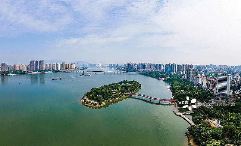 中国广东省清远市城市天际线全景图片素材