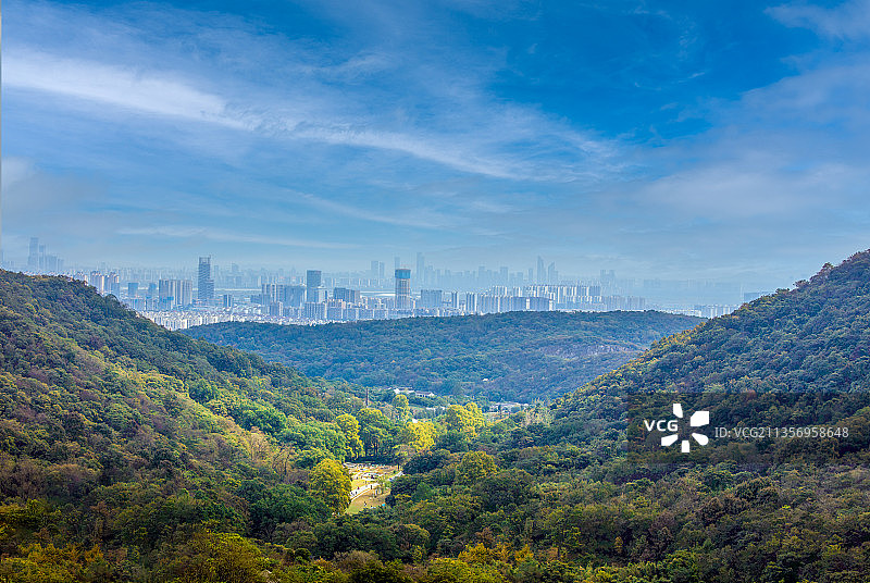 南京老山上俯瞰建邺区图片素材