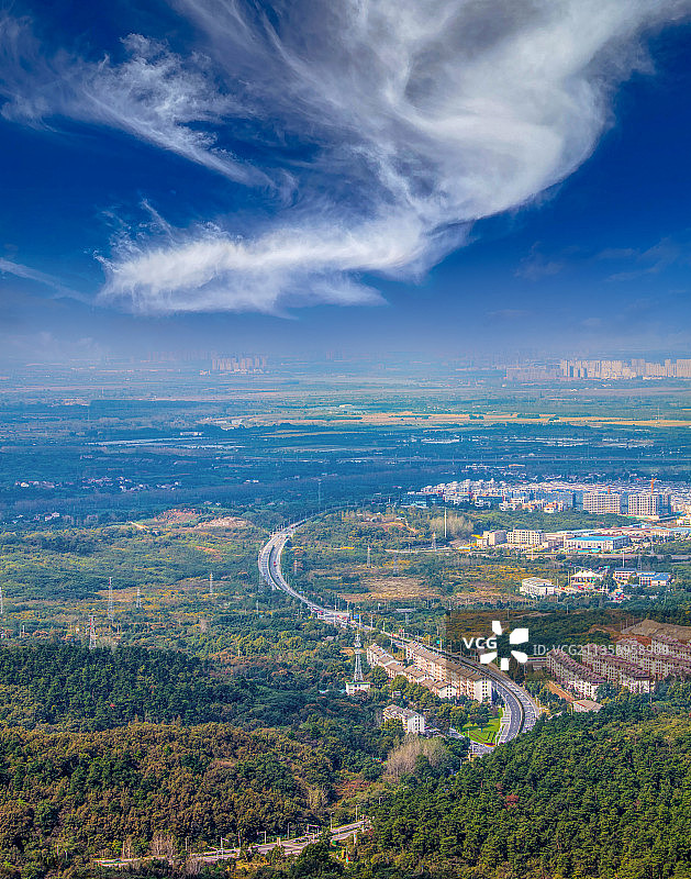 南京老山上俯瞰浦口区建筑群图片素材