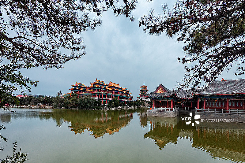 山东蓬莱三仙山，东方神话的源头，中国古典园林又一典范图片素材