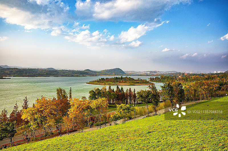 贵安新区月亮湖图片素材