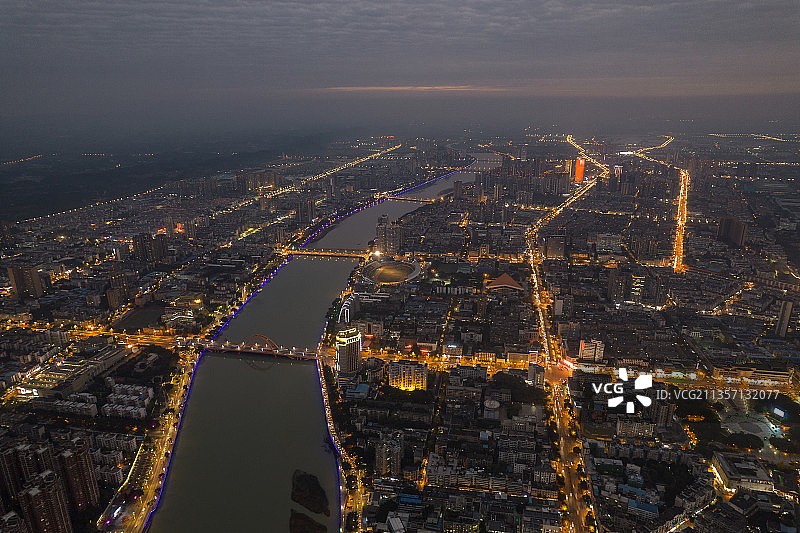 航拍四川省德阳市夜景全景图图片素材