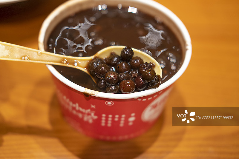 水洗酿皮油饼灰豆子洋芋片流汁宽粉图片素材