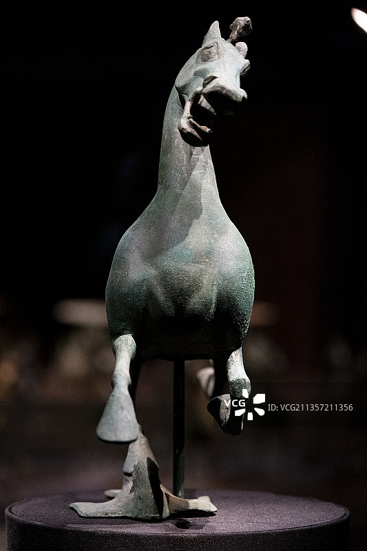 马踏飞燕 铜奔马图片素材