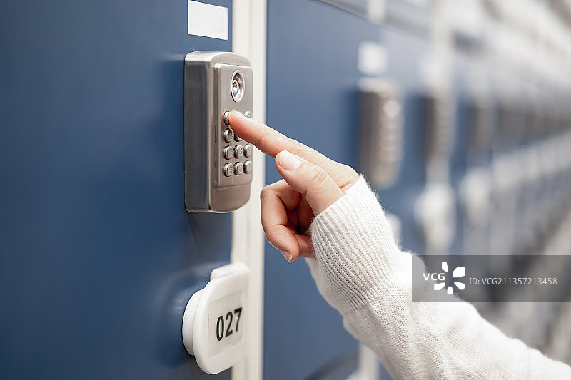 带有密码锁的储物柜图片素材