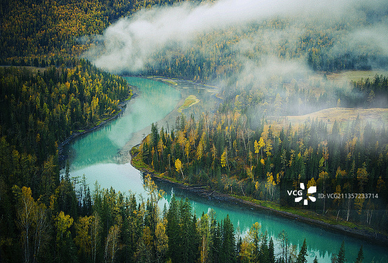 龙舞月亮湾（新疆喀纳斯）图片素材