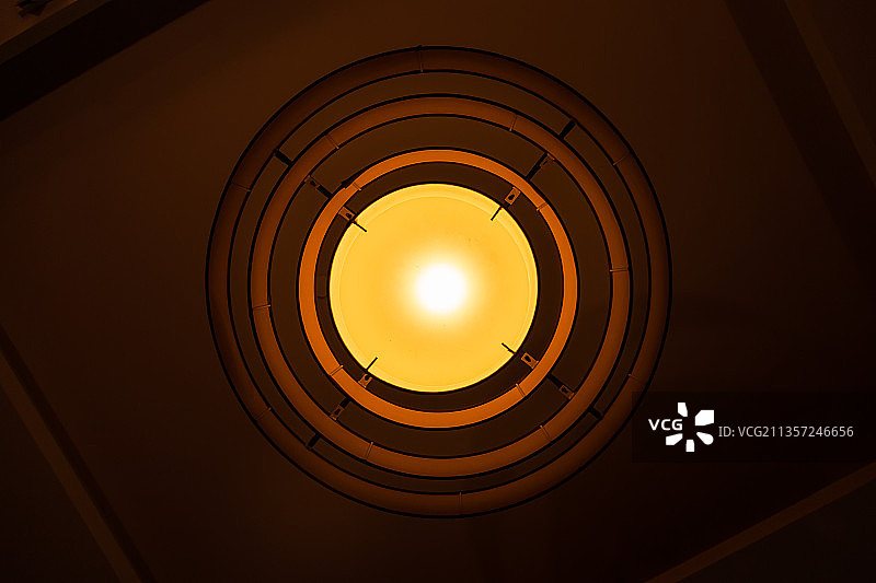 咖啡厅氛围灯具图片素材