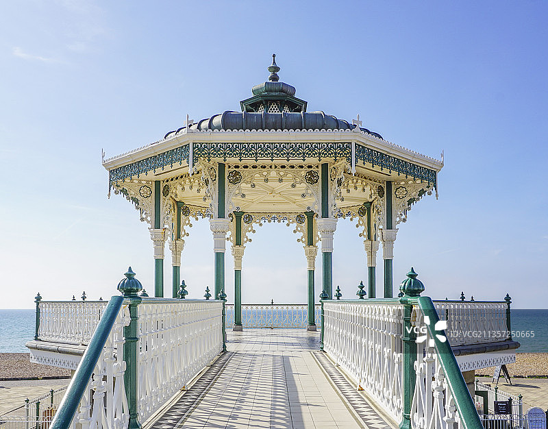 英国布莱顿海边的印度伊斯兰风格凉亭图片素材