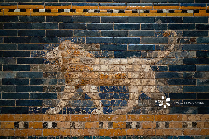 柏林佩加蒙博物馆古巴比伦伊什塔尔城门琉璃瓦狮子图片素材