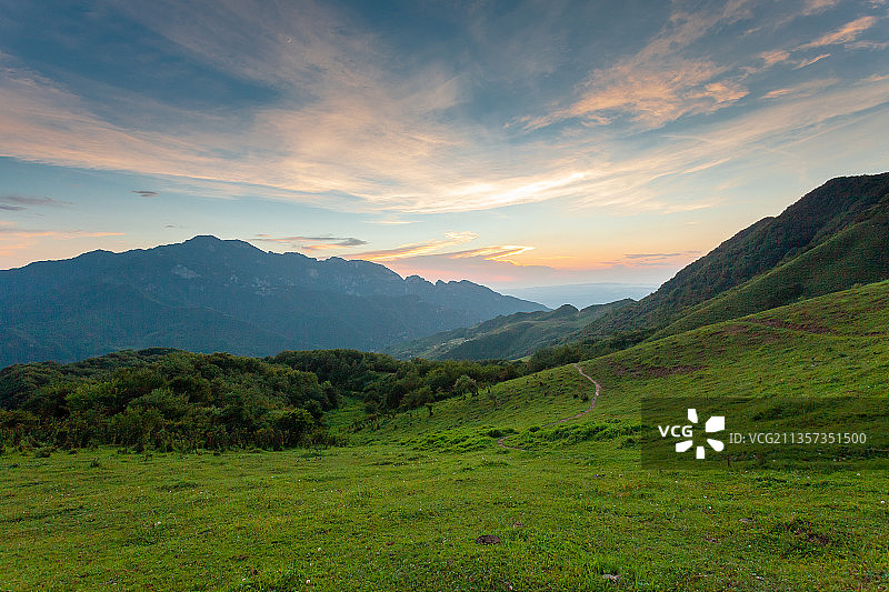陕西秦岭落日晚霞图片素材