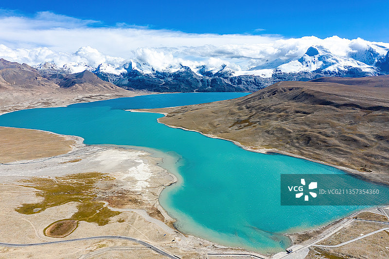 西藏日喀则康马县冲巴雍错图片素材