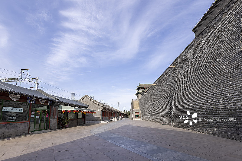 北京城东南角楼-内侧城墙下图片素材