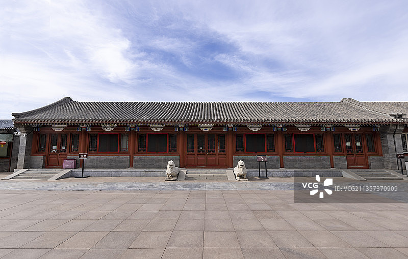 北京城东南角楼-城墙内侧图片素材