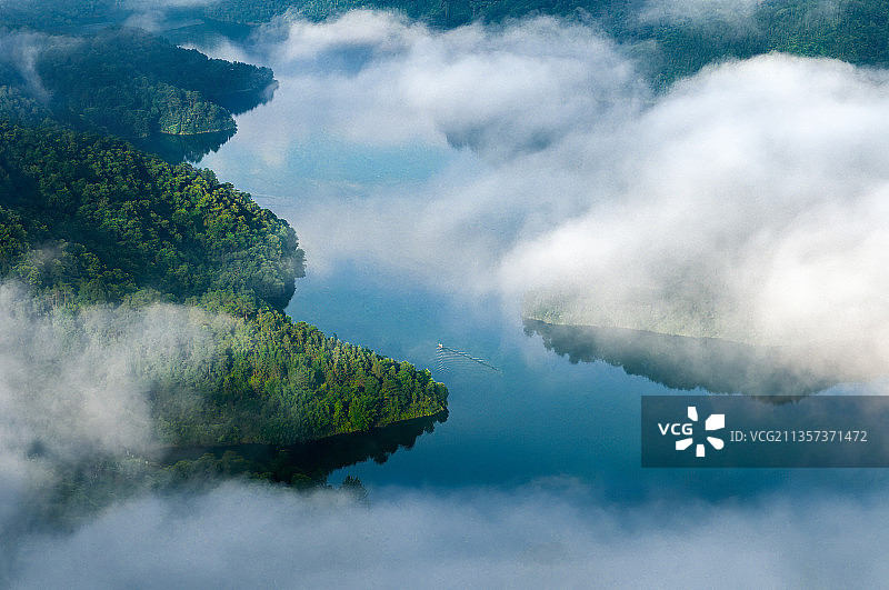 广西梧州天然湖风光图片素材