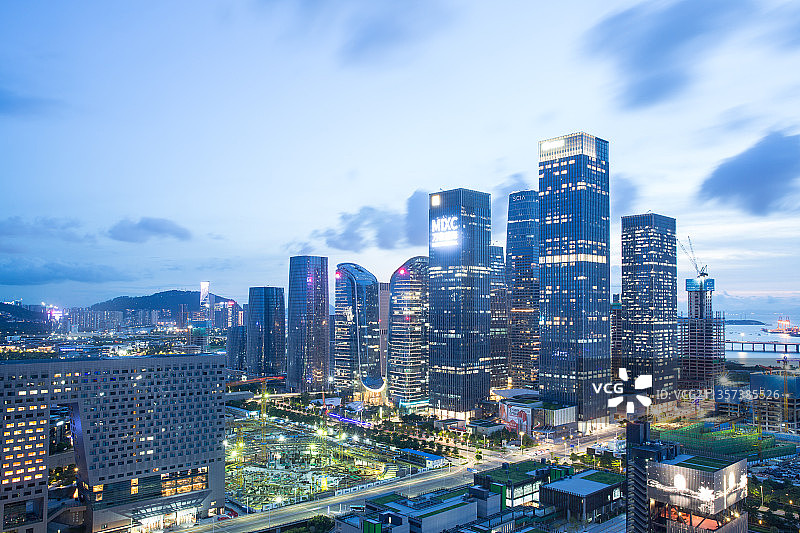 深圳市前海CBD夜景图片素材