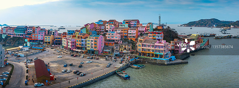 多彩渔村图片素材