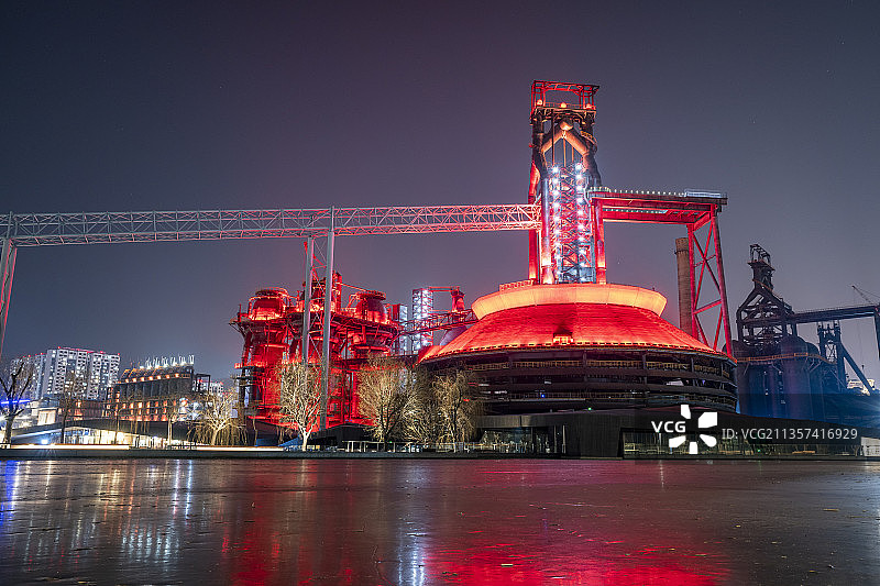 北京首钢工业园区高炉夜景灯光图片素材