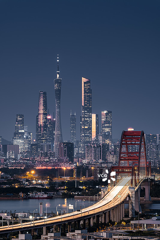 广州市新光大桥与广州塔地标图片素材