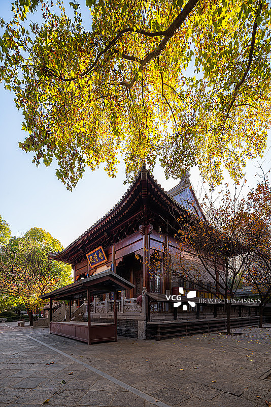 西安大兴善寺建筑秋景图片素材