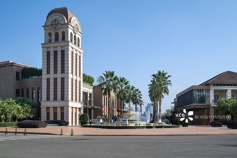 成都天府新区街景房地产喷泉晴天下午风光图片素材