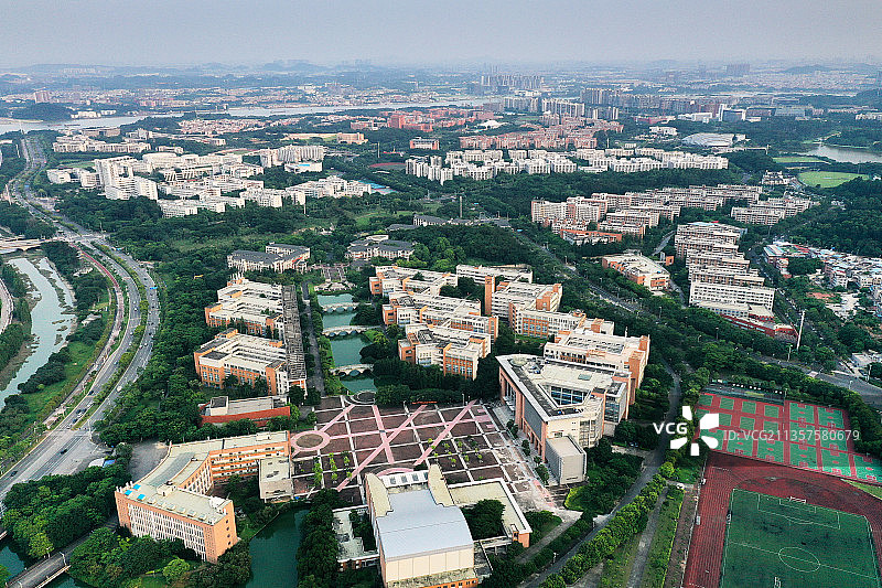 广东广州，广州大学城，小谷围岛，航拍视角，教育，校园，运动场图片素材