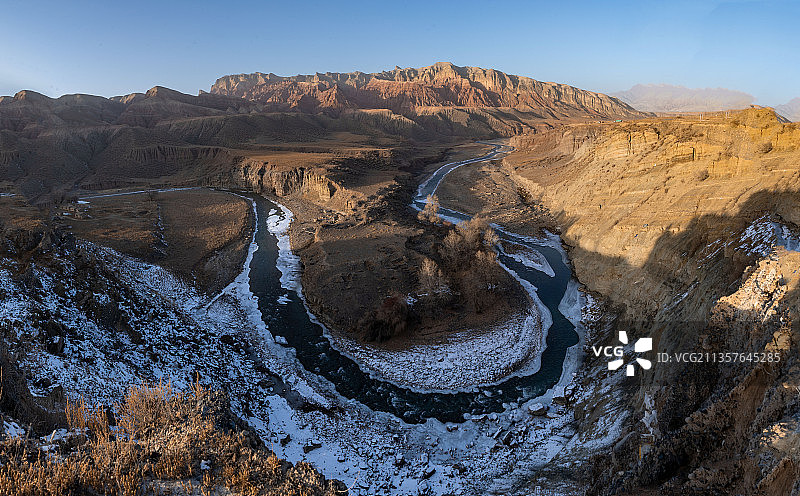流经百里丹霞的三屯河，新疆昌吉人民的母亲河图片素材
