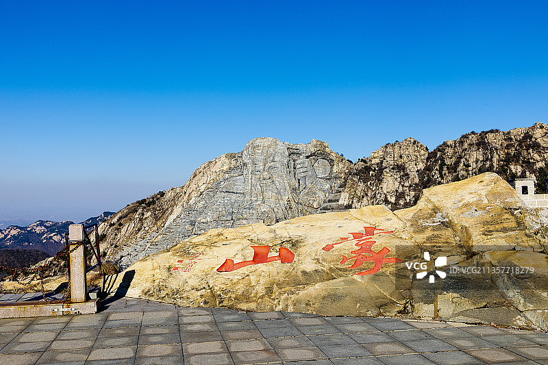 山东省临沂市平邑沂蒙山龟蒙景区冬季风景图片素材