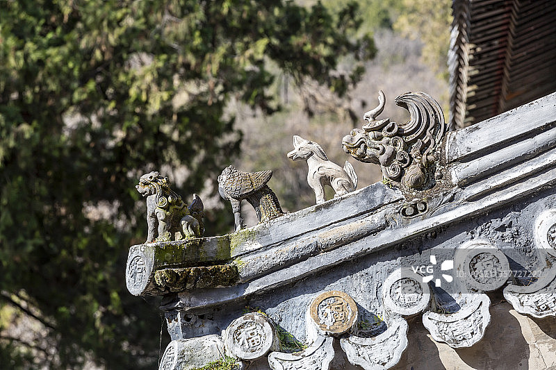 北京市门头沟区潭柘寺脊兽图片素材