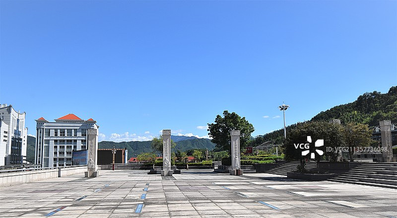 福建三明尤溪动车站广场风光图片素材
