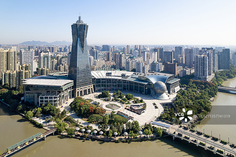 杭州现代地标性建筑和城市天际线图片素材