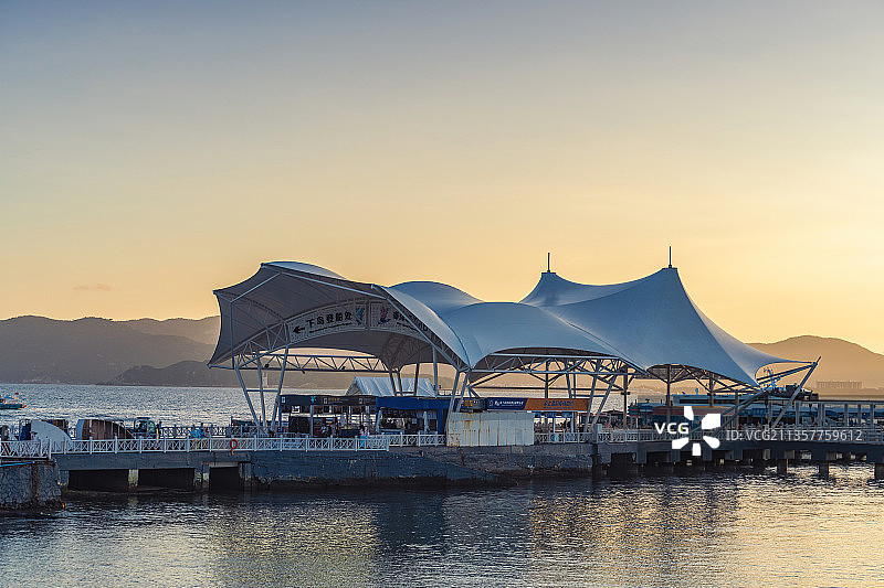 海南省三亚市海棠区蜈支洲岛旅游风景区下岛登船处图片素材