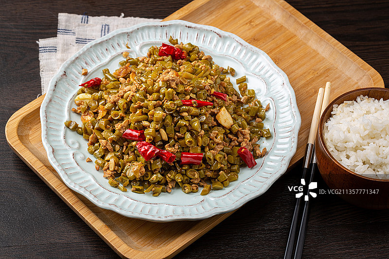 酸豆角炒肉沫图片素材