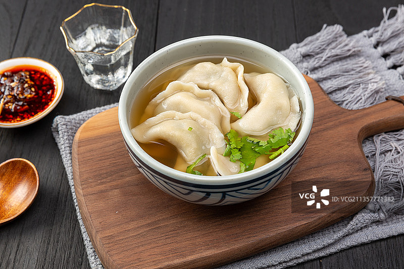 酸汤水饺图片素材