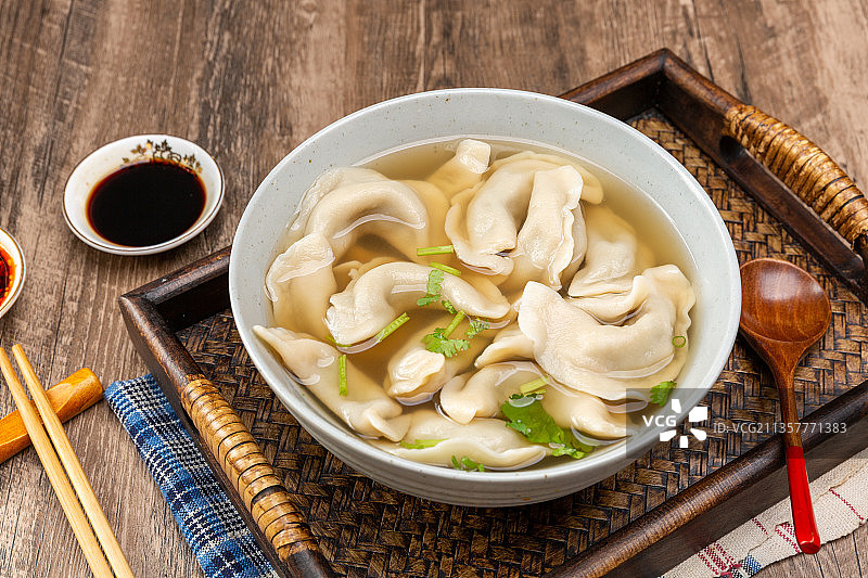 酸汤水饺图片素材