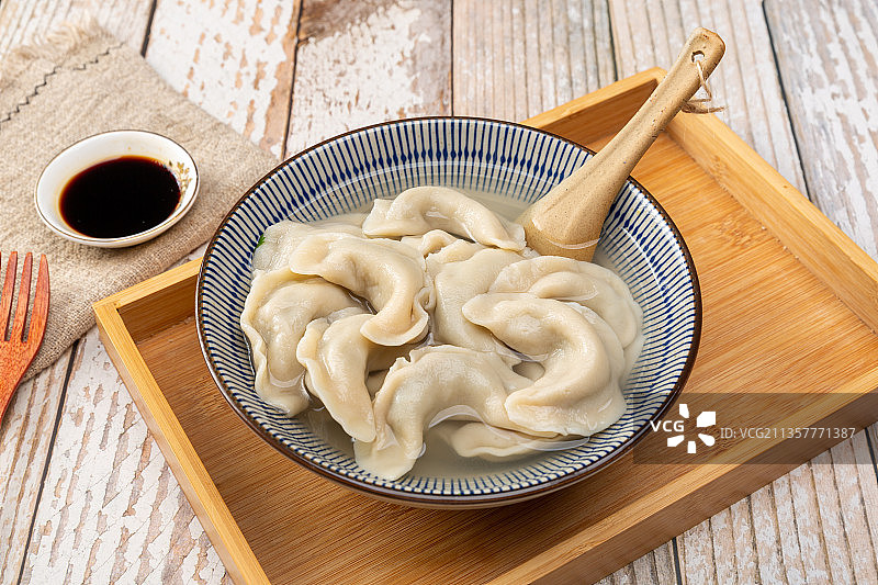 酸汤水饺图片素材