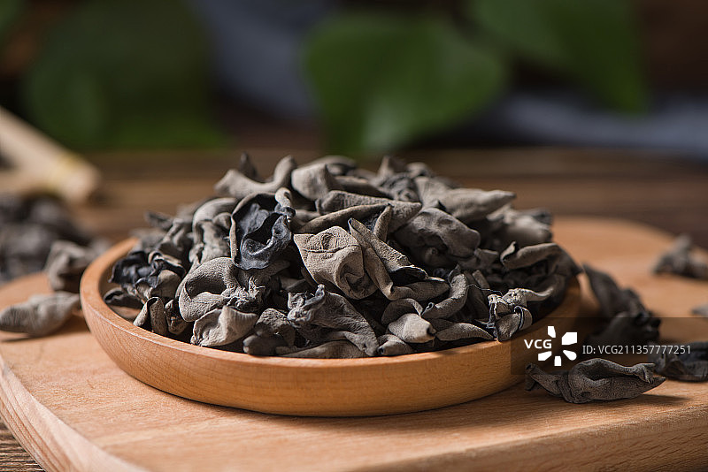 碟子里的干木耳图片素材