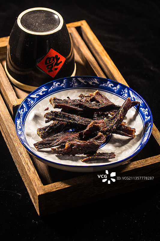 风干牛头条孜然味图片素材