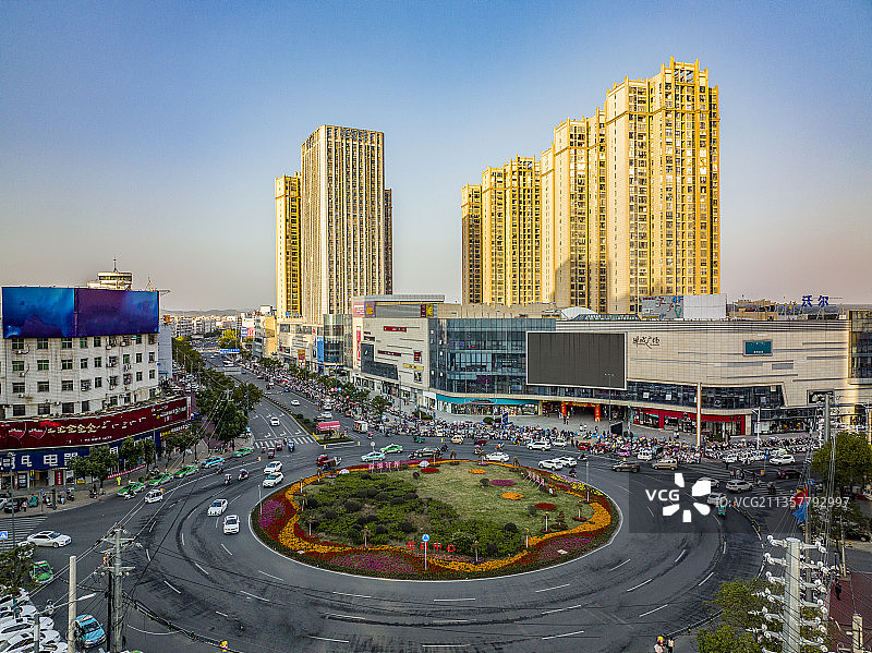 湖北麻城市麻城广场转盘航拍图片素材