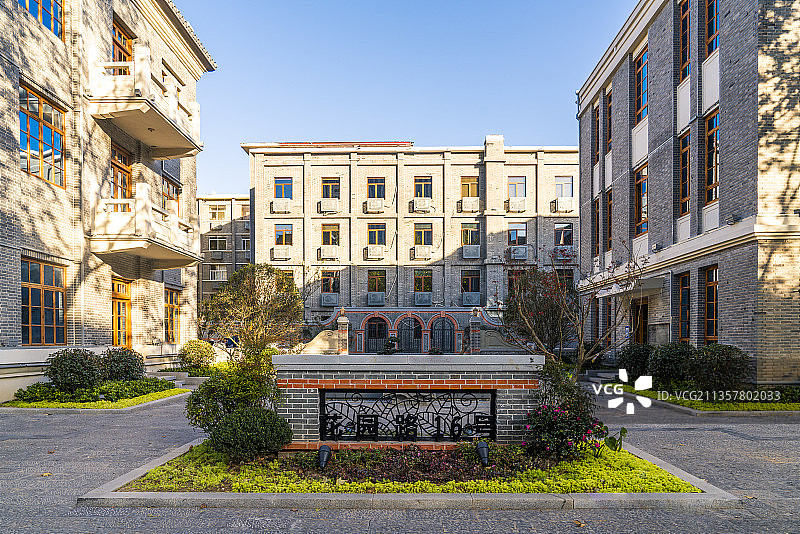 河南郑州花园路16号飞机楼历史建筑苏式建筑户外风光图片素材