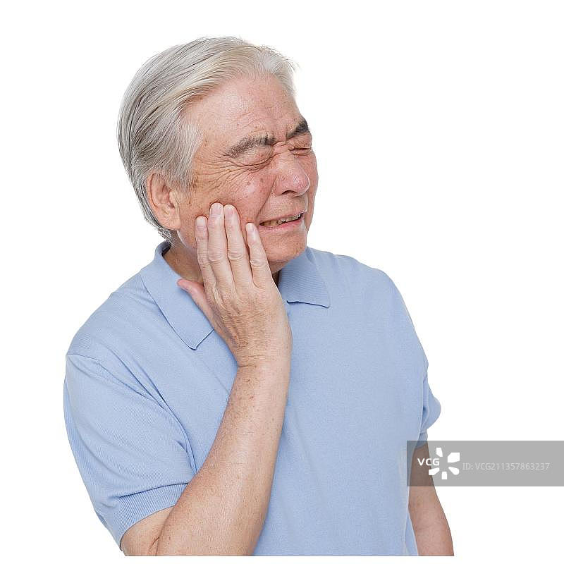 牙痛的老年男人图片素材