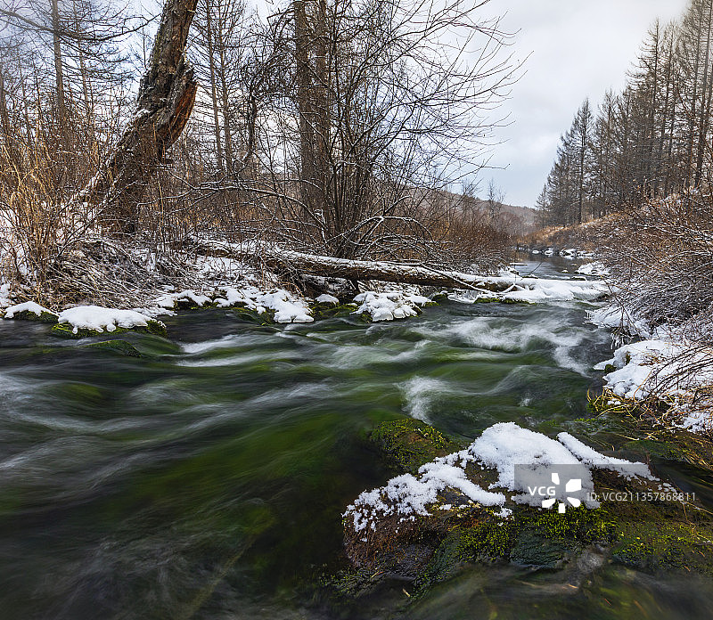 绿色不冻河图片素材