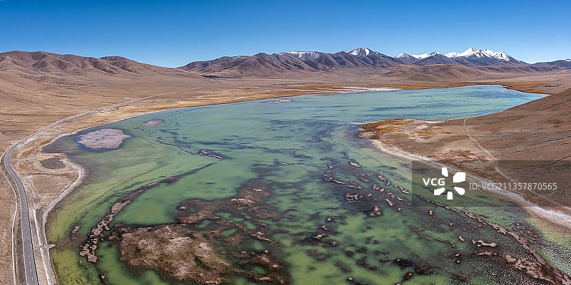 航拍西藏阿里羌塘无人区湖泊图片素材