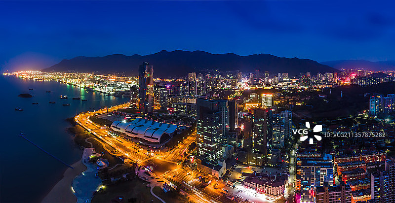 航拍江苏连云港城市夜景图片素材