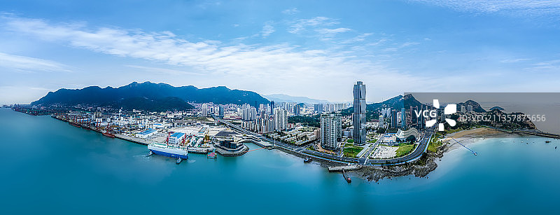 航拍江苏连云港城市海岸线风光图片素材