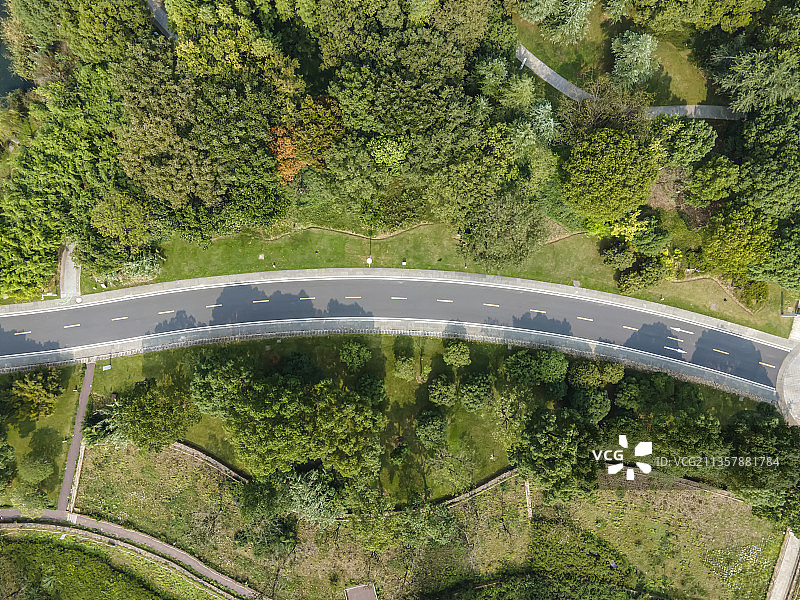 航拍户外森林公园公路图片素材