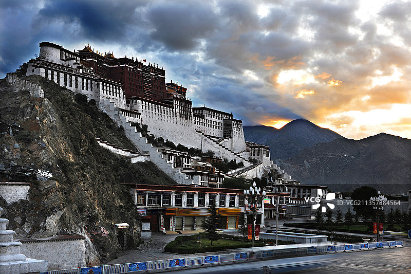 西藏拉萨，布达拉宫。图片素材